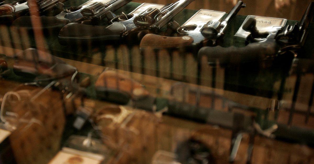 Ban on guns with serial numbers removed is unconstitutional -U.S. judge