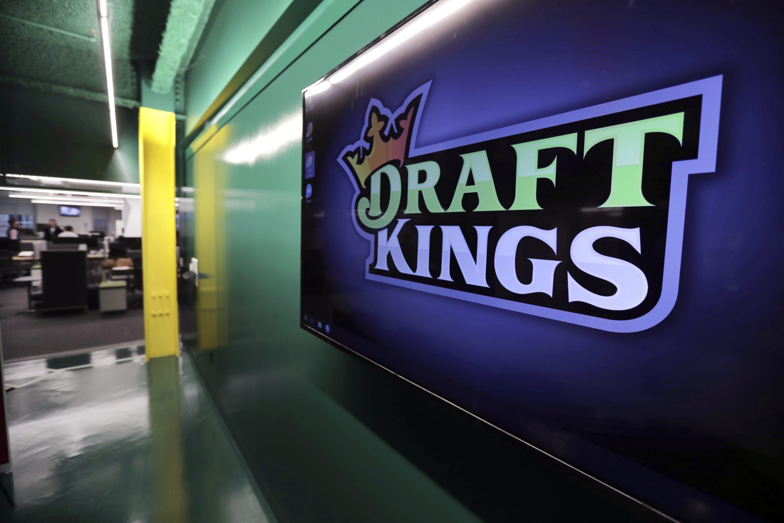 DraftKings Ontario Fined for Advertising Infractions