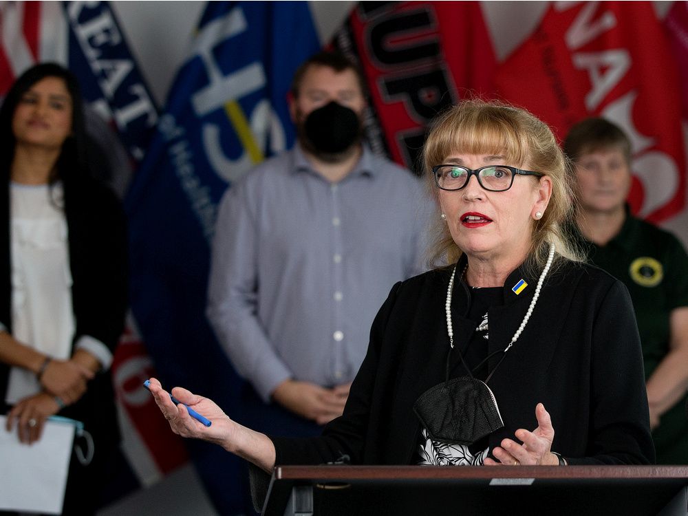 Alberta unions ‘insist’ on meeting with health minister on health care overhaul