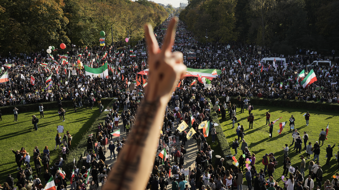 Iran protests spark solidarity rallies in the U.S. and Europe