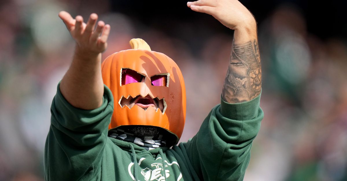 Last minute Halloween costumes for sports fans in 2022