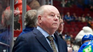 Boudreau supported as coach by Canucks GM after 0-5-2 start