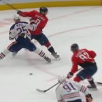 Capitals’ Ovechkin feeds no-look, between-the-leg pass to Kuznetsov for late goal