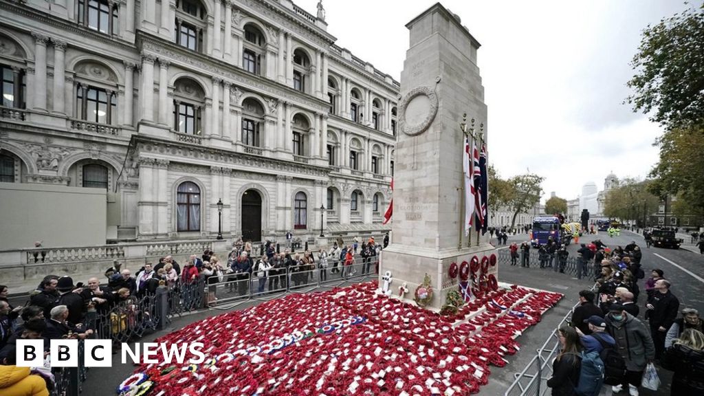 Remembrance Sunday: UK to fall silent to commemorate war dead