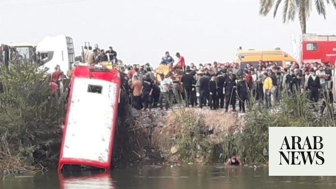 Nineteen dead in Egypt after bus falls into canal