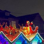 Santa Claus brings snow as he flies into London, Ont.