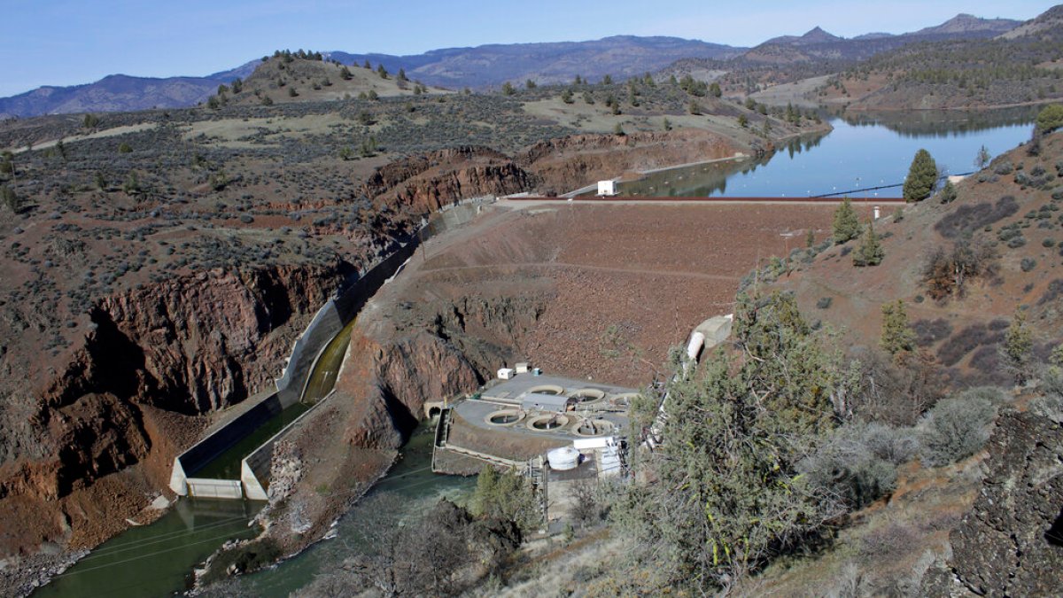 US to demolish four dams in river restoration effort