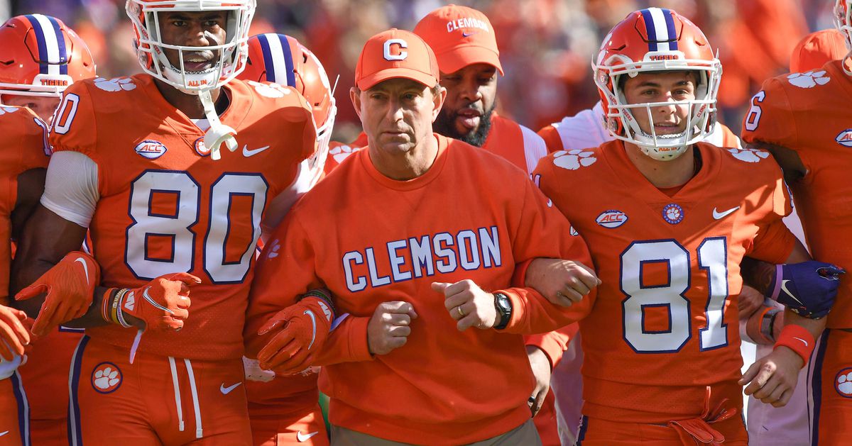 Clemson’s muddle huddle kick return was a beautiful disaster