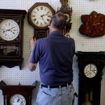 As clocks fall back, America’s plan to make daylight saving time permanent has made no progress