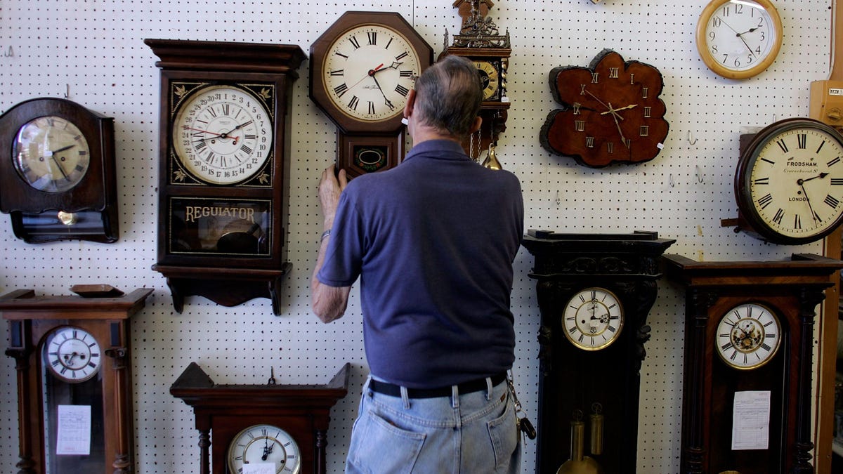 As clocks fall back, America’s plan to make daylight saving time permanent has made no progress