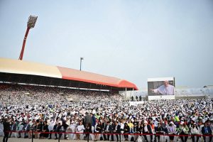 Pope holds open-air mass for 30,000 in Bahrain