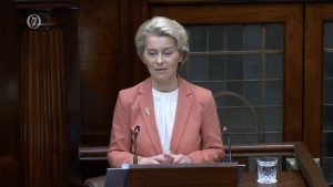 Von der Leyen says no hard border on island of Ireland