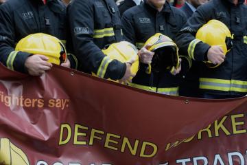 Oxfordshire fire and rescue staff to demonstrate in London