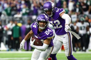 NFC North down to Vikings and Lions as Packers are eliminated