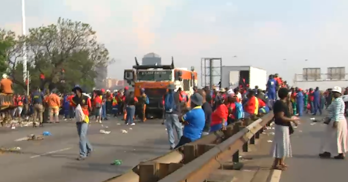 SAMWU vows to continue with protest