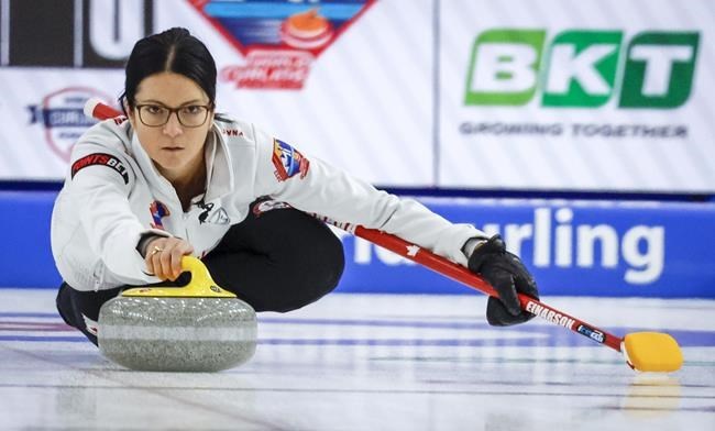 Einarson makes double takeout in extra end to beat Homan in Masters final