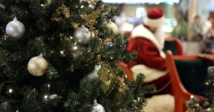 Santa Claus Uses Sign Language to Bring Holiday Cheer to Deaf Children in Washington, D.C.