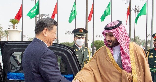 MBS Gives Xi Jinping Lavish Welcome to Saudi Arabia – a Stark Contrast to Failed Biden Fist-Bump Summit