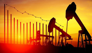 ‎Oil prices fall, record weekly gains