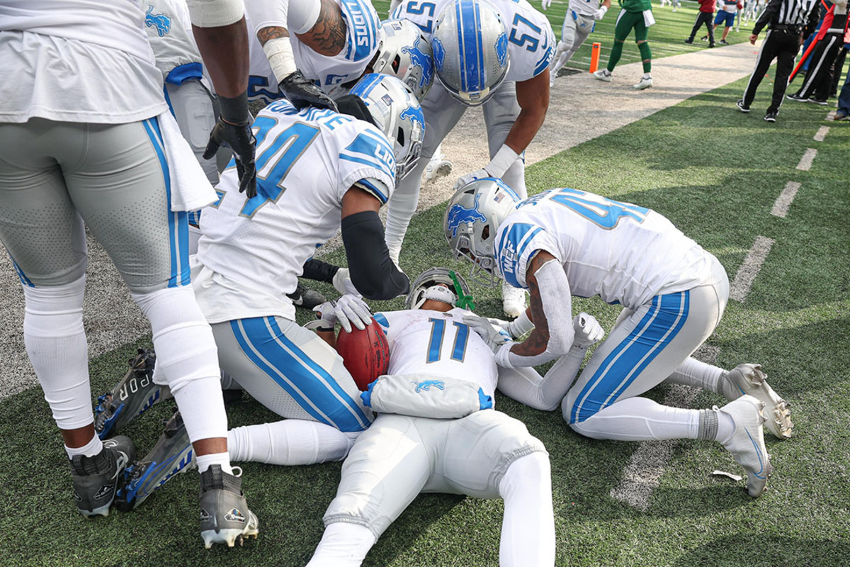 Detroit Lions locker room celebration video after beating New York Jets