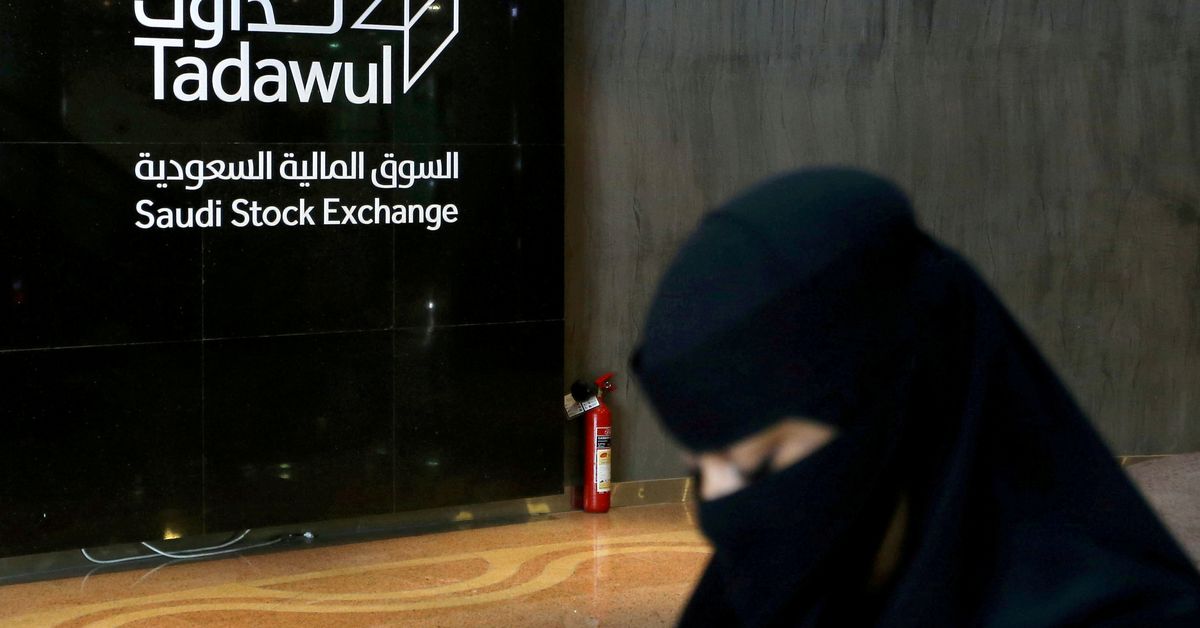 Saudi ends higher on oil prices; most Gulf markets in red