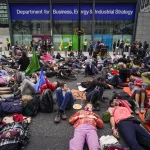 UK climate group calls temporary halt to disruptive protests