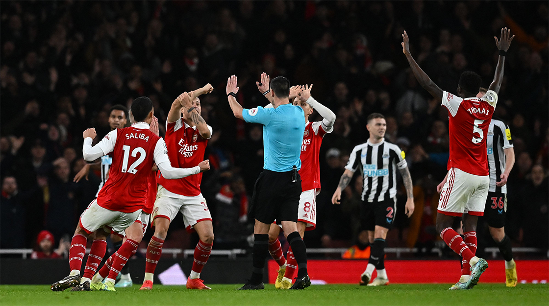 Former top referee rules on these controversial Arsenal v Newcastle incidents