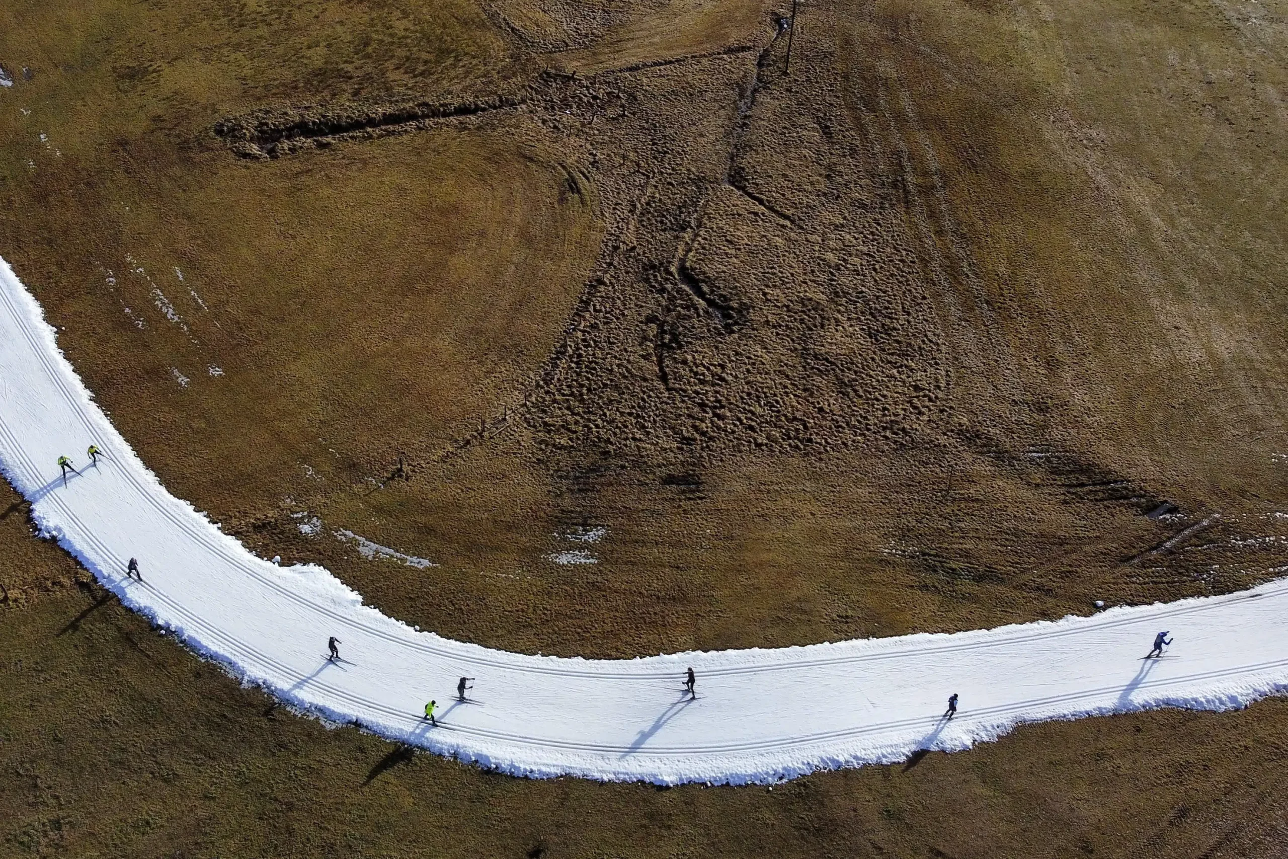 AP PHOTOS: Snow is a no-show as Europe feels the winter heat