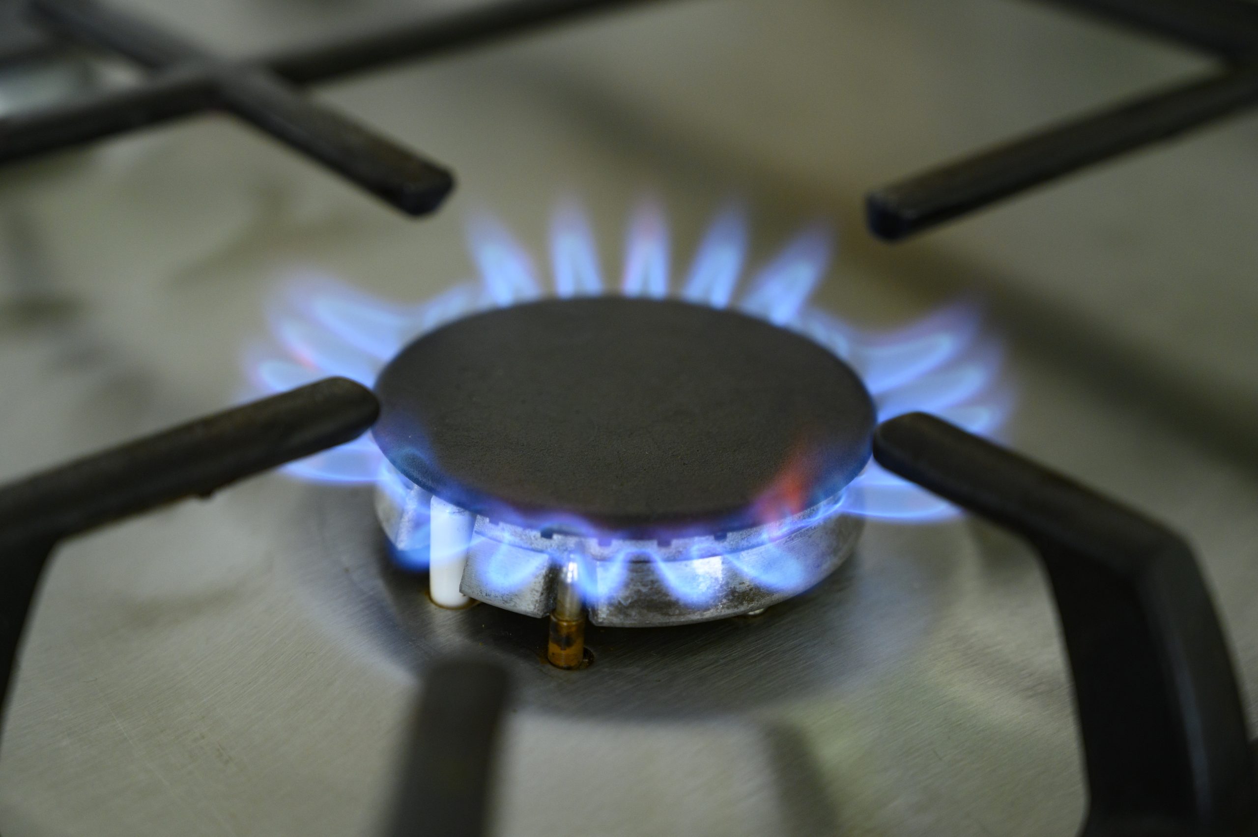 People Are Getting Real Heated Over a Gas Stove Ban That Isn’t Even Happening