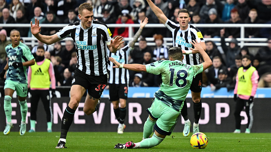 Former top referee rules on this controversial Newcastle v Fulham incident