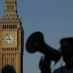 UK nurses, ambulance crews strike, straining health system