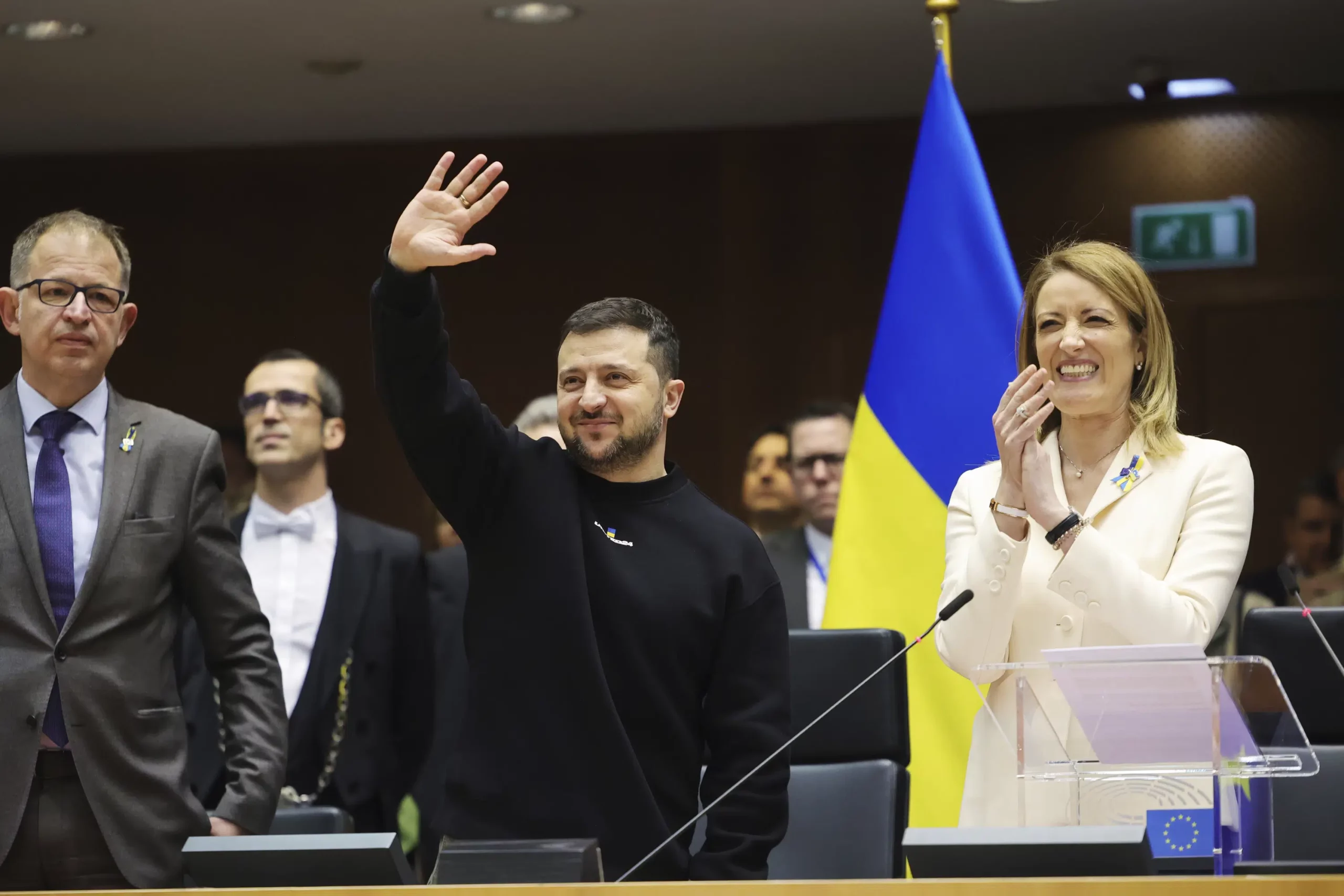 Zelensky wraps up European tour with visit to EU summit…