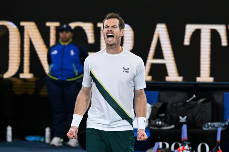 Murray wins five-set early morning epic at Australian Open