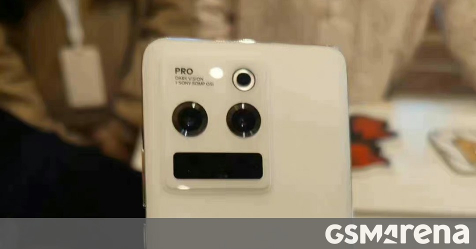 Meizu 20 Pro leaks in new live image