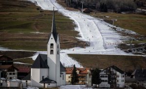 Record Winter Heat Wave Forces Snowless European Ski Resorts to Close