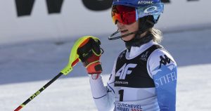 American skier Shiffrin leads in 1st run of slalom at worlds