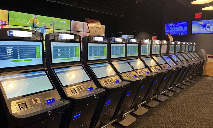 Arooga’s Grille House & Sports Bar Celebrates Grand Opening of the Connecticut Lottery Corporation’s PlaySugarHouse Sportsbook at its Shelton, Connecticut, Location