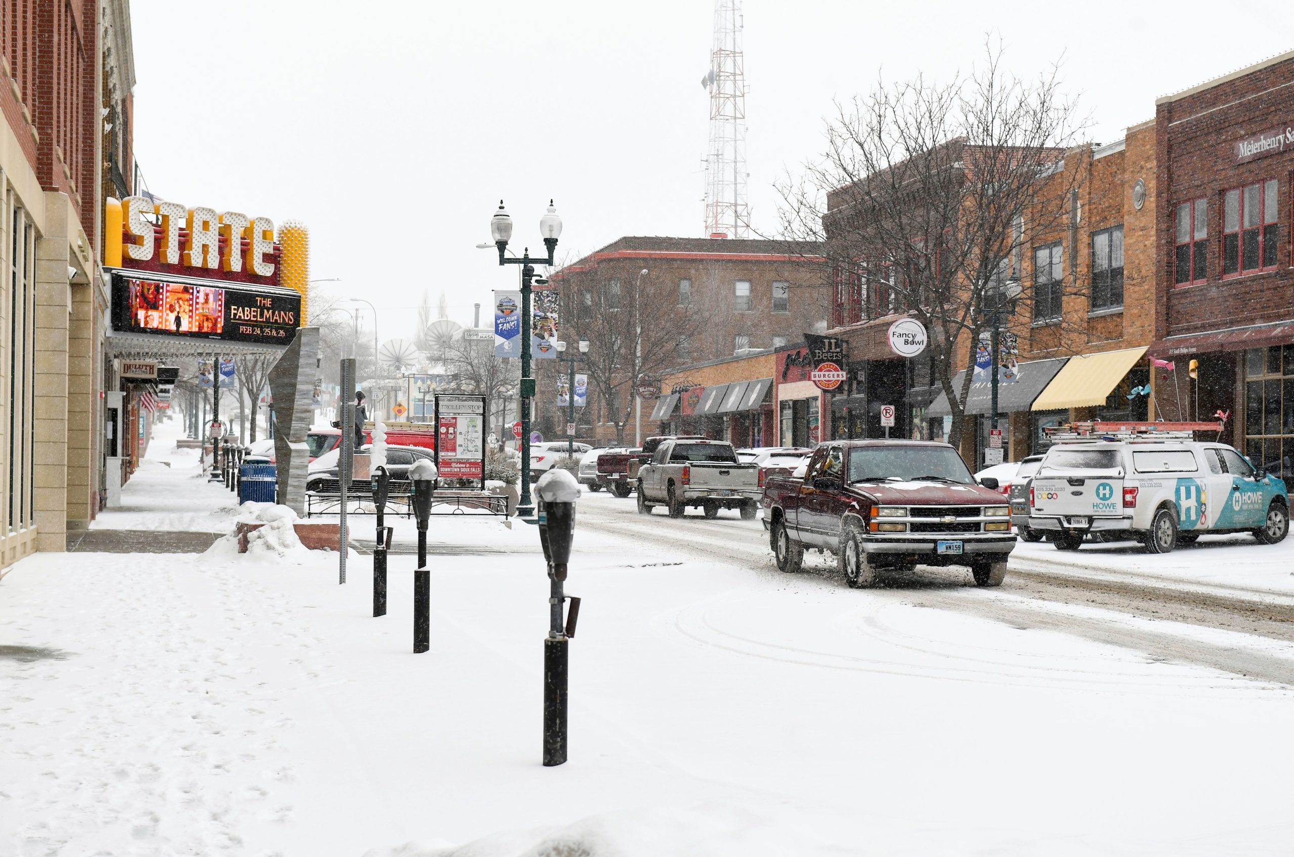 Upper Midwest braces for winter storm that could bring nearly 2 feet of snow