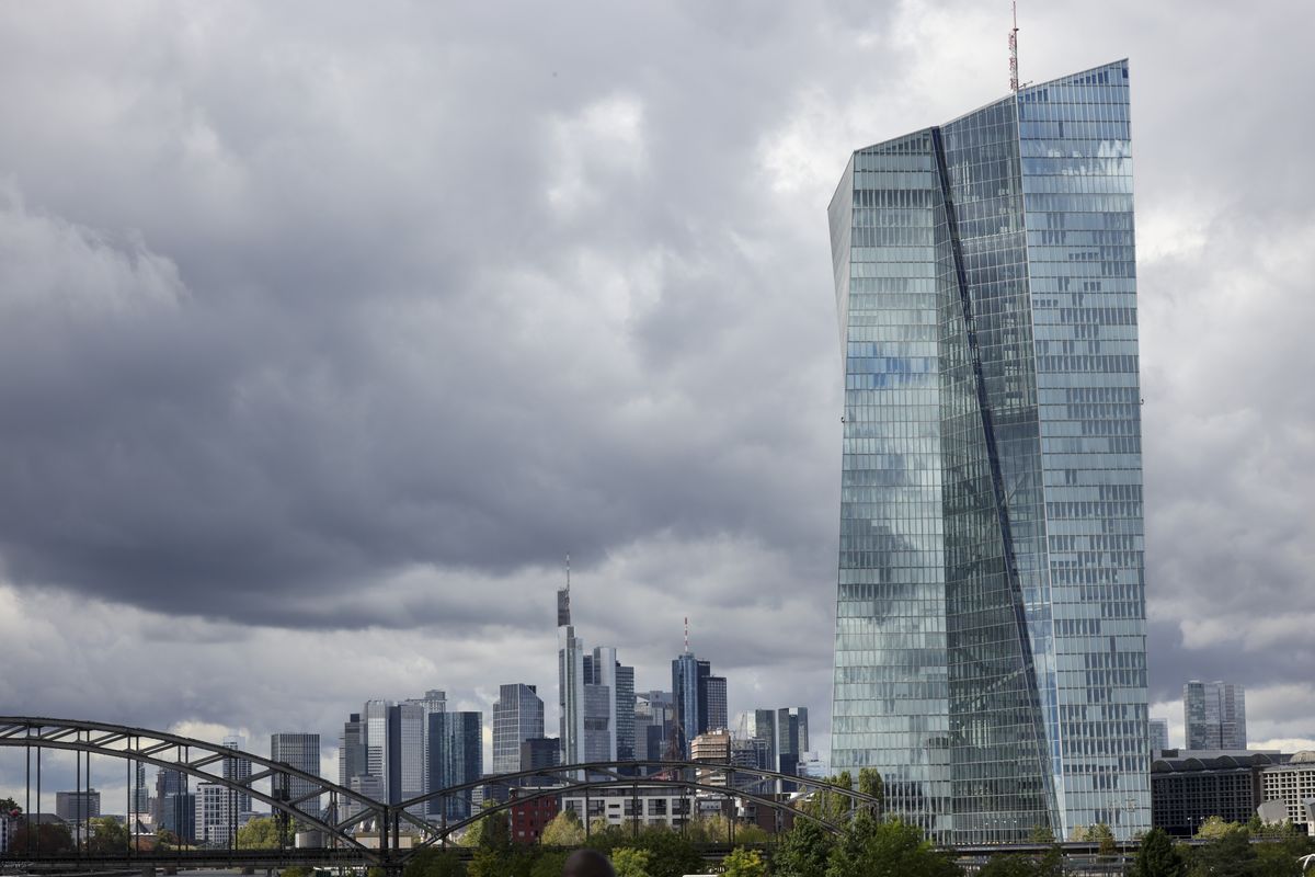 ECB Is Pondering Slower Hikes After Half Point in February