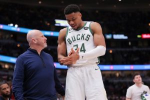 Giannis Suffers Sprained Wrist vs Bulls, Could Miss All-Star Game