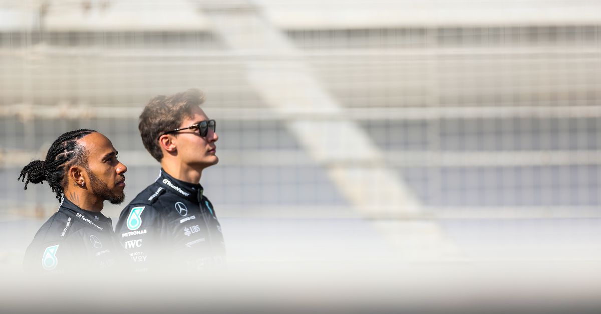 For Mercedes, a ‘difficult’ second day of F1 pre-season testing