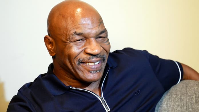 Mike Tyson Makes Jake Paul vs. Tommy Fury Prediction – Paul by Knockout