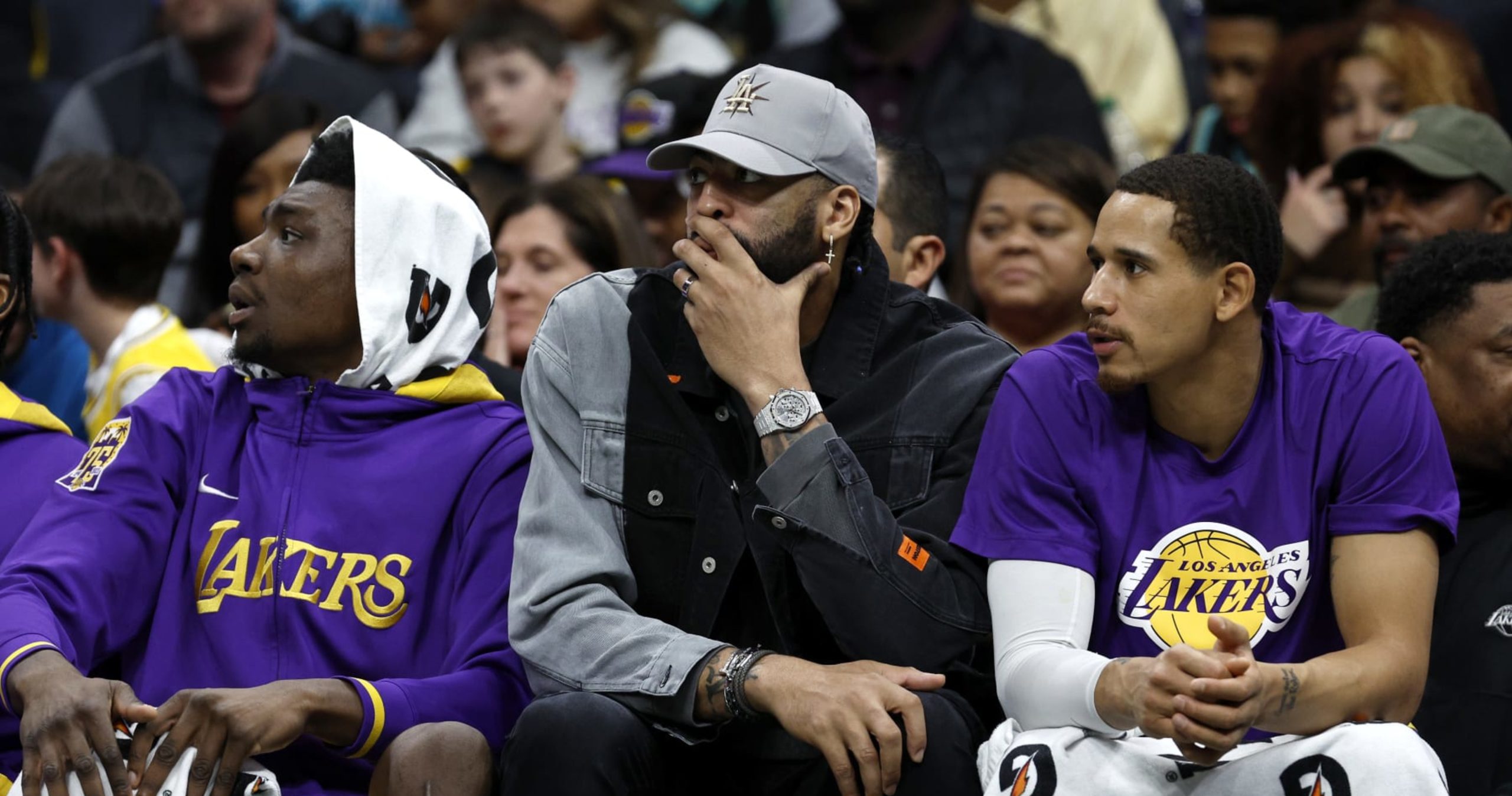 Woj: Lakers’ Anthony Davis Making ‘Encouraging’ Progress in Foot Injury Rehab