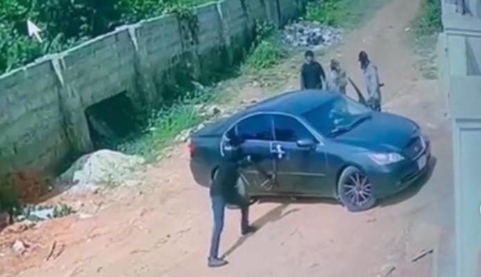 CCTV captures couple being abducted by unknown gunmen in front of their house