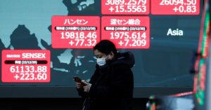 Asia shares brace for rate hikes, earnings rush