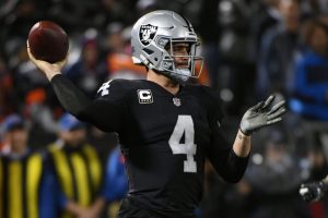 Derek Carr Finishes Free Agent Visits With Panthers, Jets, and Saints