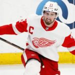 Detroit Red Wings Extend Dylan Larkin