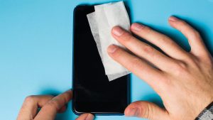 The Best Ways to Keep Your Phone Germ-Free (Without UV)