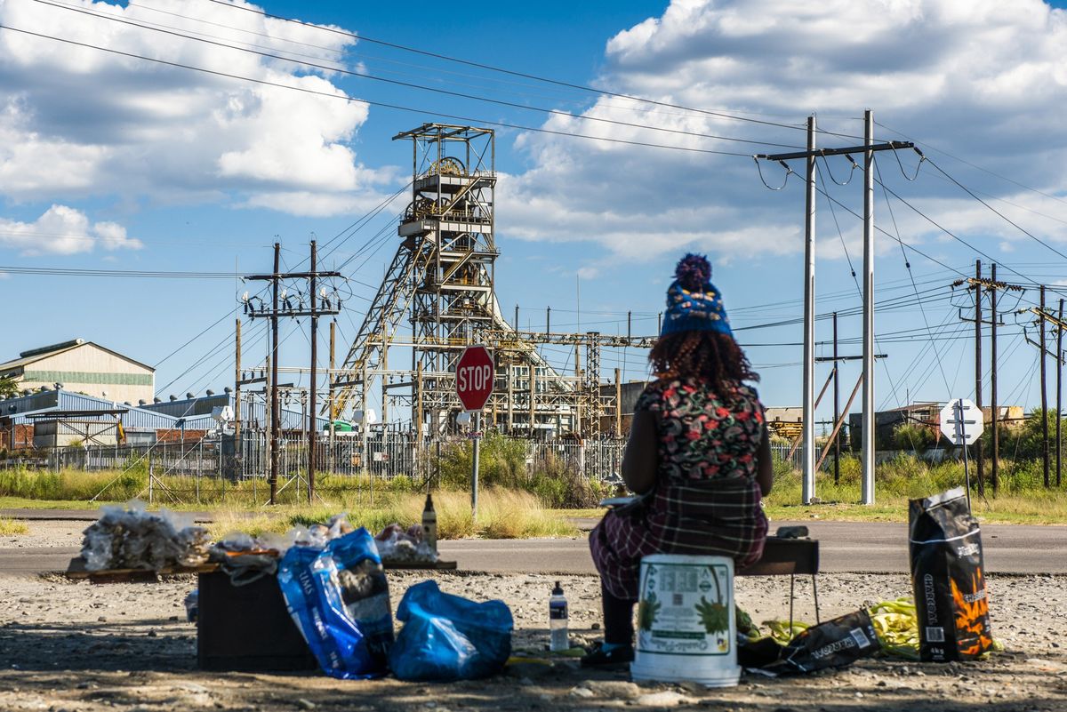 South Africa’s Blackouts Threaten Platinum Supply in Top Miner