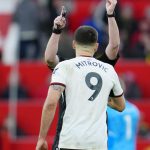 2 Fulham players, coach sent off in chaos at Man United